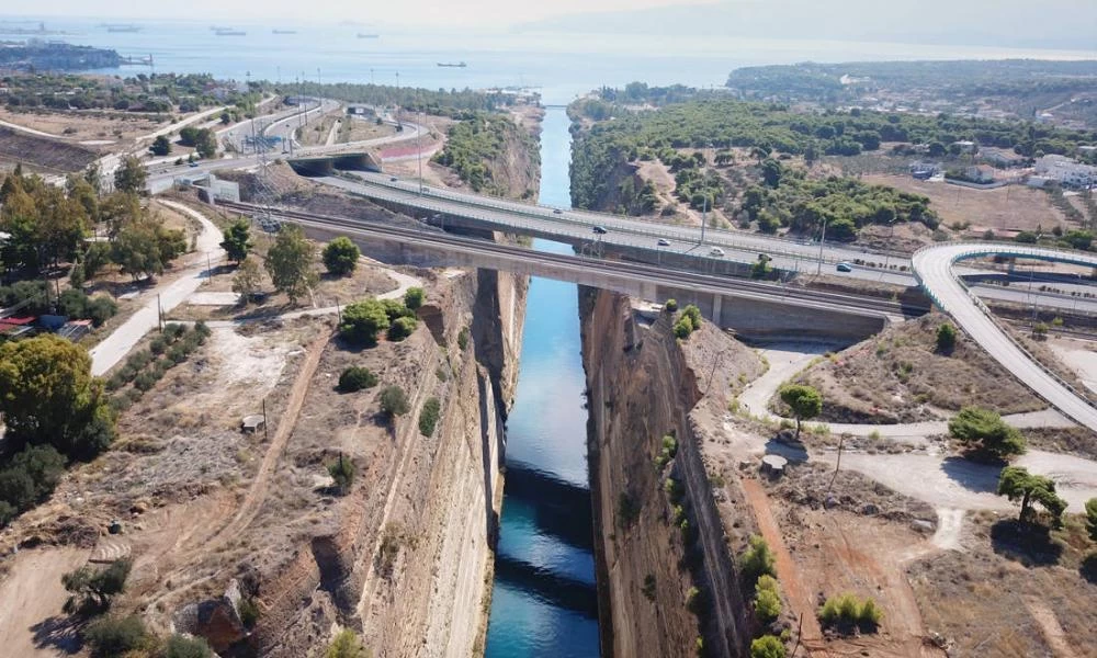 Νέα κατολίσθηση στον Ισθμό της Κορίνθου (εικόνες-βίντεο)